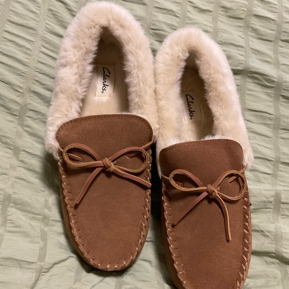 Clarks Tan Suede Moccasin Slippers